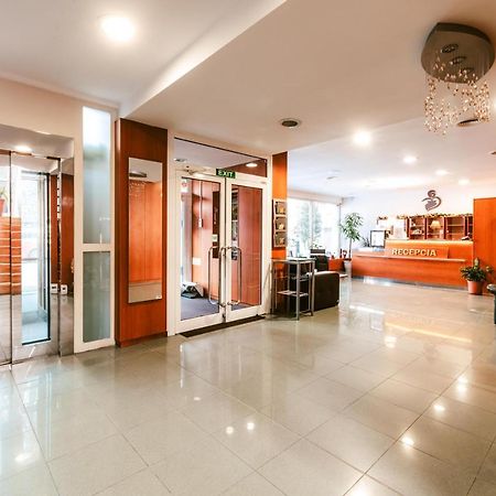 hotel ADRIA Nová Dubnica Exterior foto