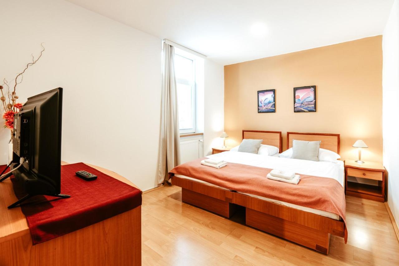 hotel ADRIA Nová Dubnica Exterior foto
